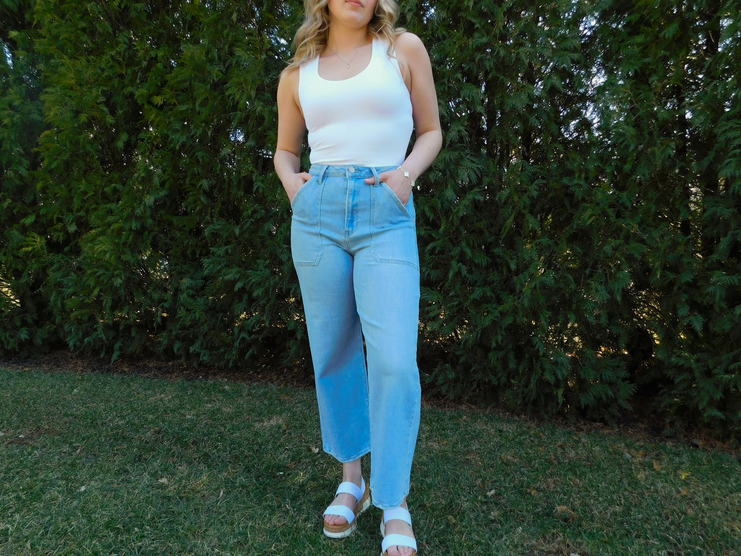 Light Wash High-Rise Cargo Pocket Wide Leg Jean