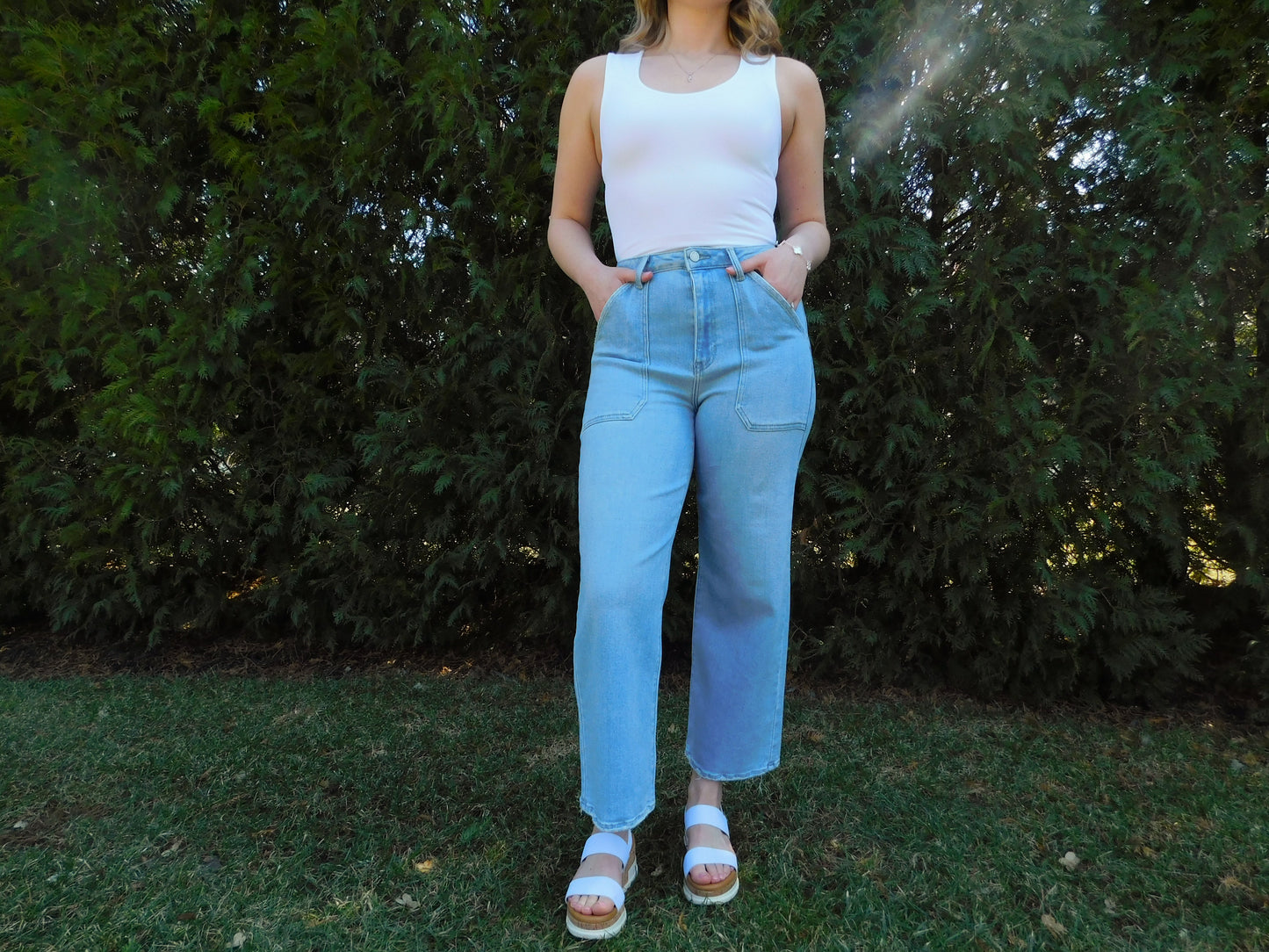 Light Wash High-Rise Cargo Pocket Wide Leg Jean