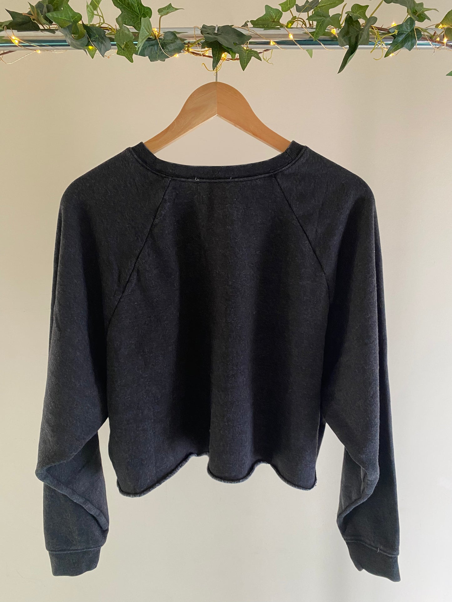 Raw Hem Cropped Sweatshirt